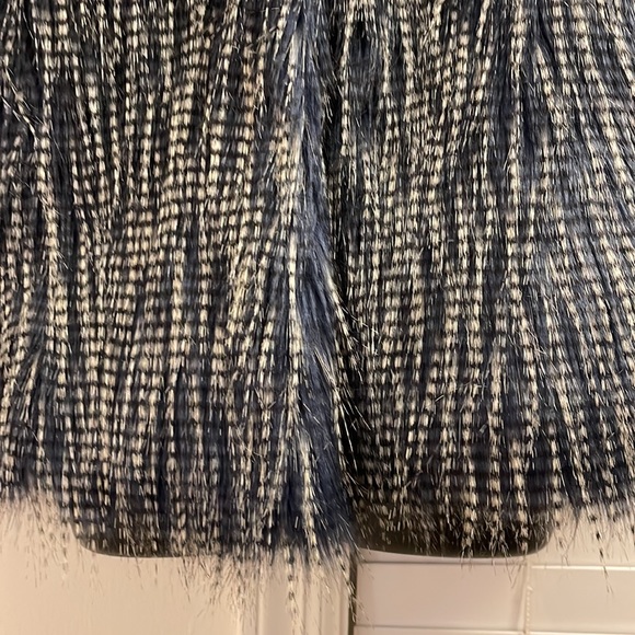 Blue vest size Medium - Picture 2 of 4